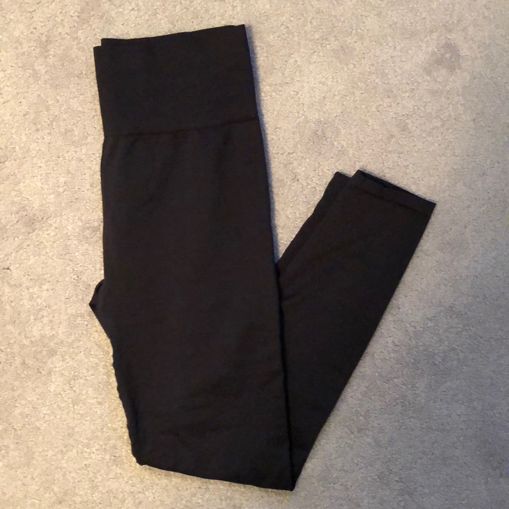 Fabletics Seamless High Waisted Solid Leggings